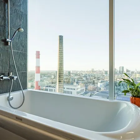 Fahle Building, Skyline View 1 Bedroom Flat Near Centre *