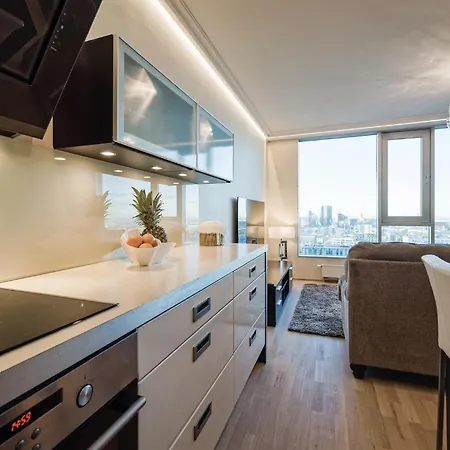 Fahle Building, Skyline View 1 Bedroom Flat Near Centre *