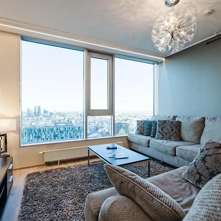Fahle, Skyline View 1 Bedroom Flat Near Centre *
