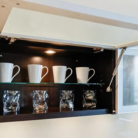 Fahle, Skyline View 1 Bedroom Flat Near Centre Korter