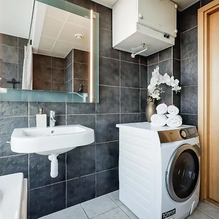 Fahle, Skyline View 1 Bedroom Flat Near Centre * Talin