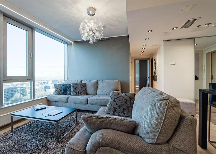 Fahle, Skyline View 1 Bedroom Flat Near Centre *