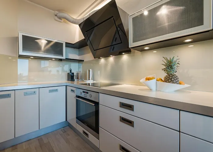 Fahle, Skyline View 1 Bedroom Flat Near Centre