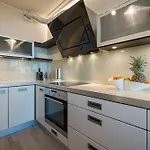 Fahle Building, Skyline View 1 Bedroom Flat Near Centre