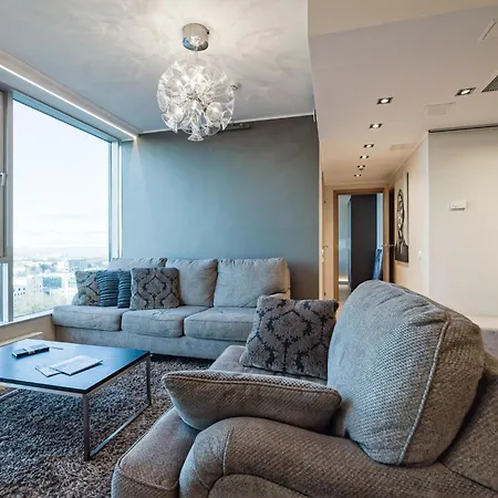 Fahle Building, Skyline View 1 Bedroom Flat Near Centre *